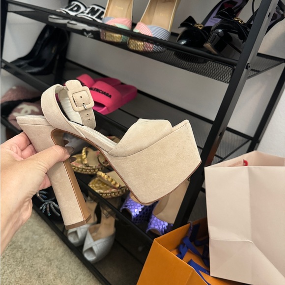 Alice & Olivia Platform Peep Toe Heels - size 6 fits like a 6.5 or 7 - Picture 6 of 6